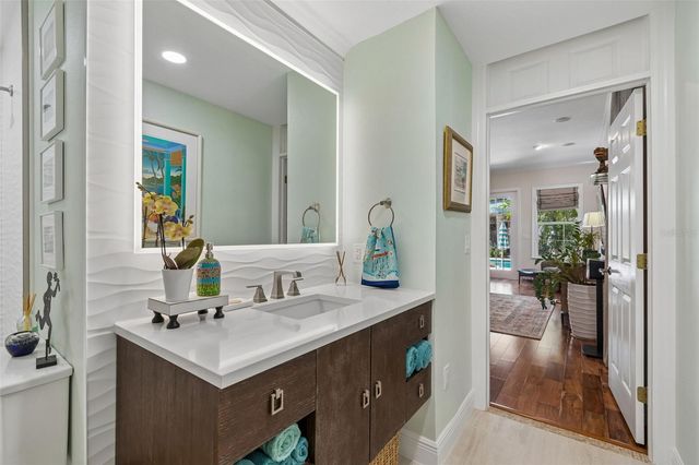 3213 W WYOMING AVENUE, Tampa, FL 33611