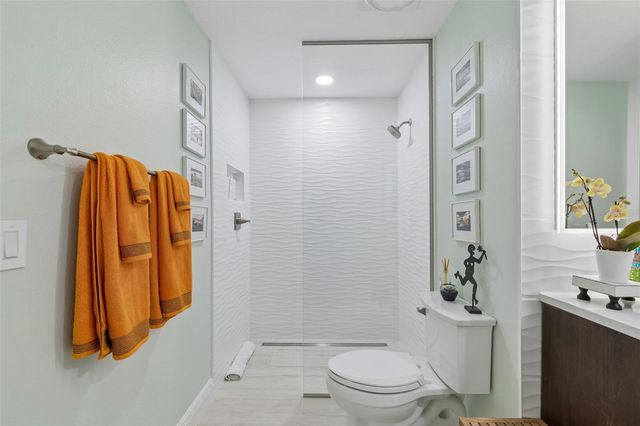 3213 W WYOMING AVENUE, Tampa, FL 33611
