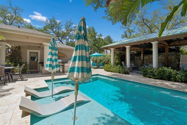 3213 W WYOMING AVENUE, Tampa, FL 33611