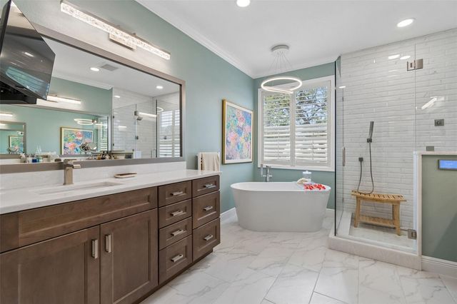 3213 W WYOMING AVENUE, Tampa, FL 33611