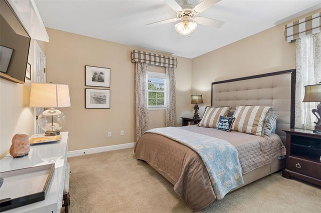 3213 W WYOMING AVENUE, Tampa, FL 33611