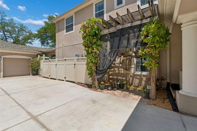 3213 W WYOMING AVENUE, Tampa, FL 33611