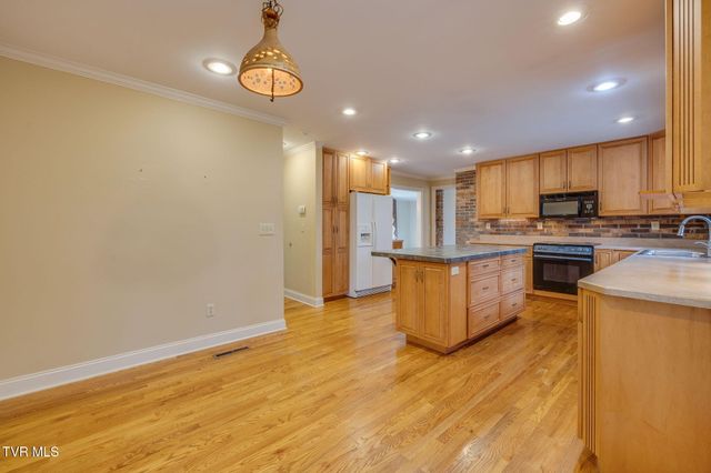 5204 Foxfire Place, Kingsport, TN 37664