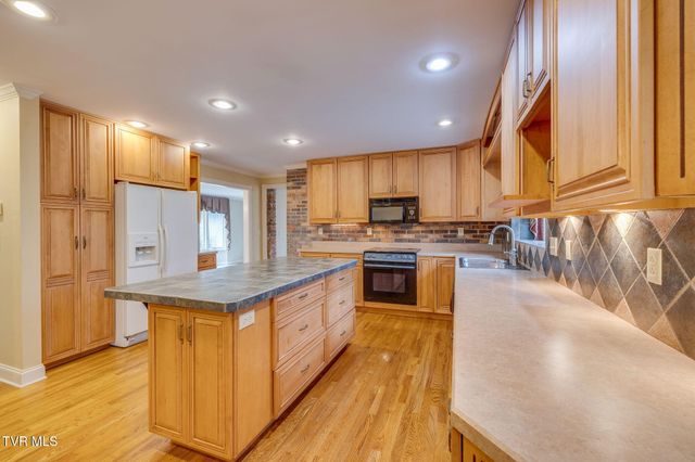 5204 Foxfire Place, Kingsport, TN 37664