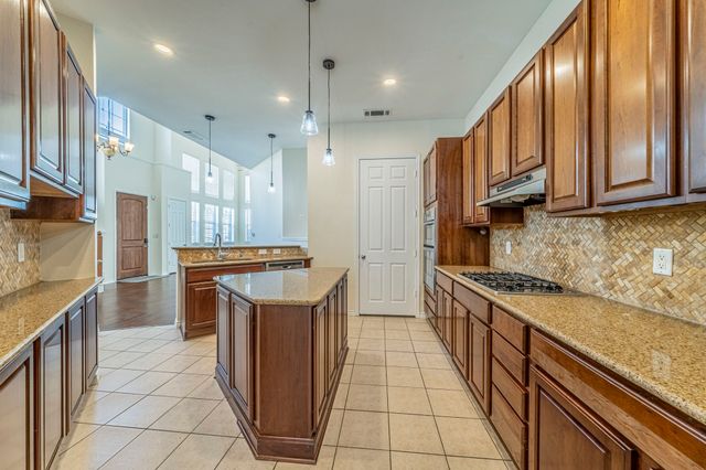 2202 Shady Vista, Richardson, TX 75080