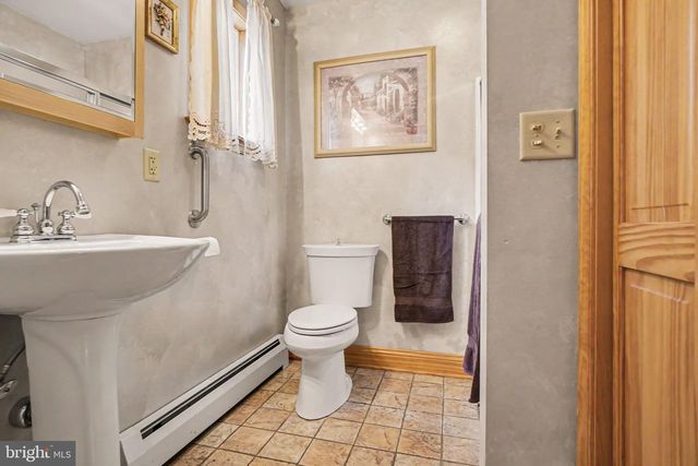 302 ROBIN RD, Hershey, PA 17033