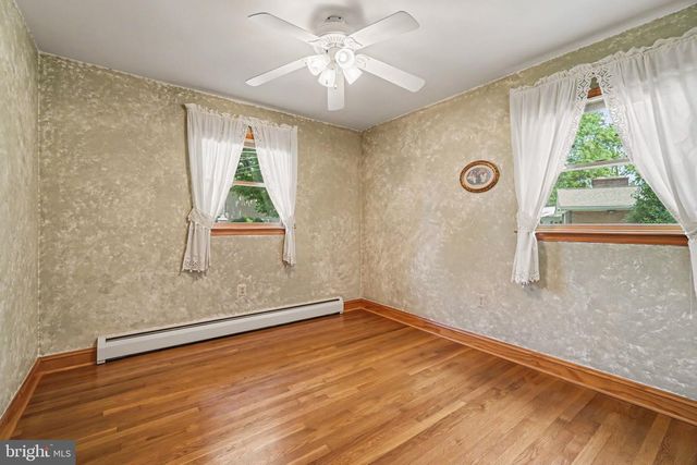 302 ROBIN RD, Hershey, PA 17033