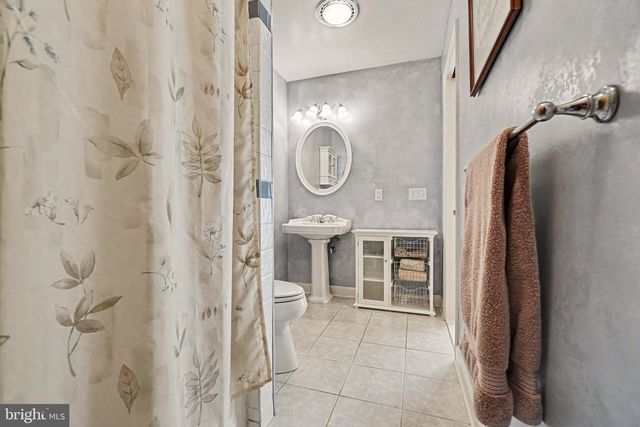 302 ROBIN RD, Hershey, PA 17033
