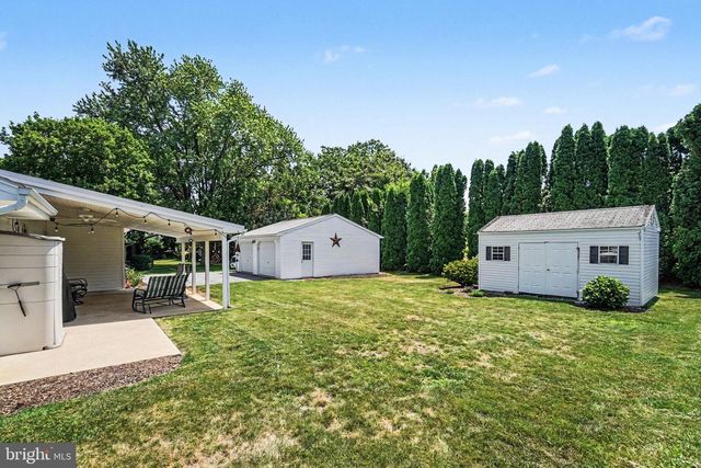 302 ROBIN RD, Hershey, PA 17033