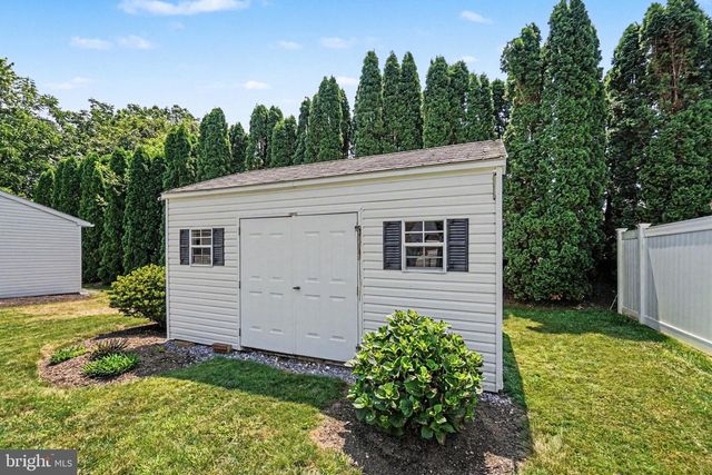 302 ROBIN RD, Hershey, PA 17033
