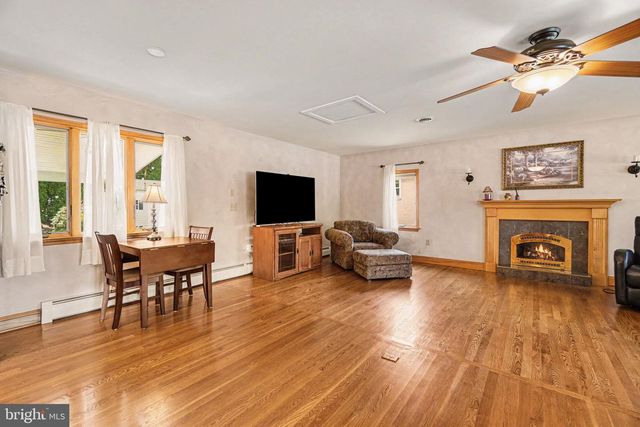 302 ROBIN RD, Hershey, PA 17033