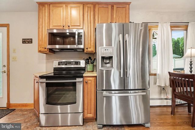 302 ROBIN RD, Hershey, PA 17033