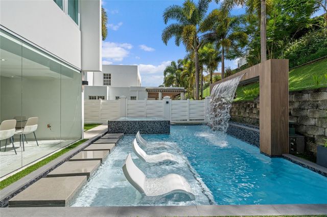 D-5 CALLE LA BORINQUEÑA, Cayey, PR 00736