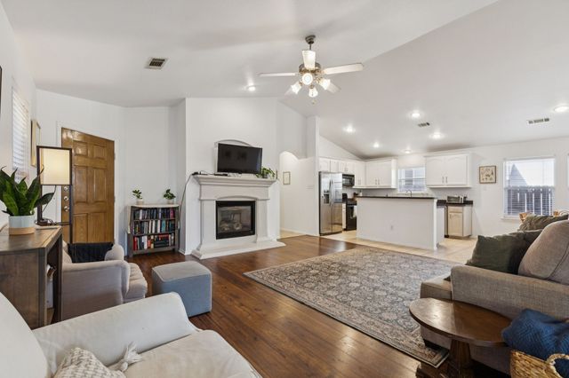 2633 Mountain Lion Drive, Fort Worth, TX 76244