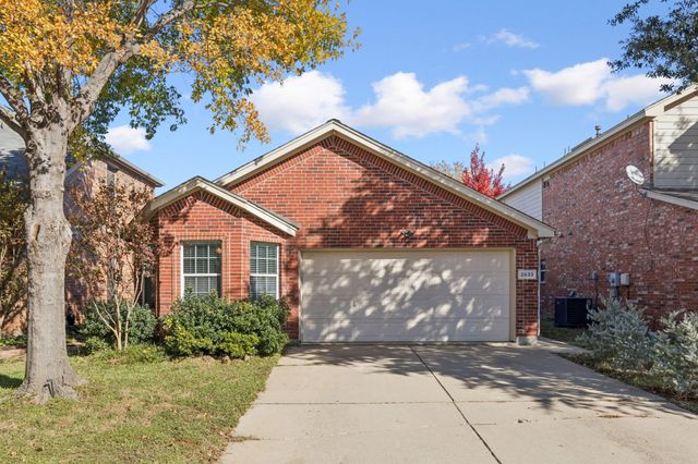 2633 Mountain Lion Drive, Fort Worth, TX 76244