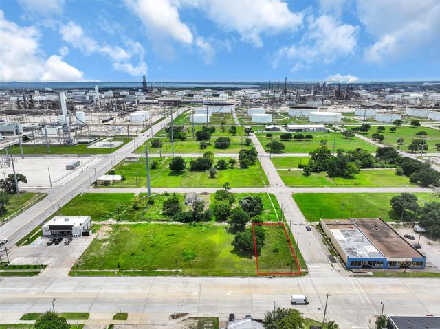 631 Texas Avenue, Texas City, TX 77590