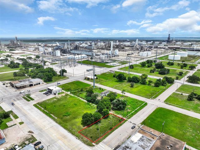 631 Texas Avenue, Texas City, TX 77590