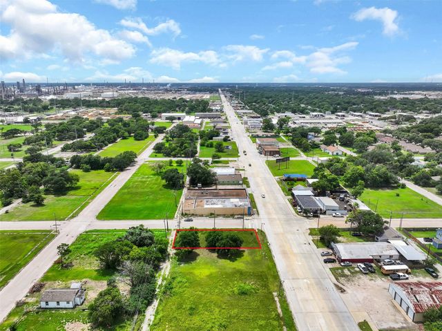 631 Texas Avenue, Texas City, TX 77590