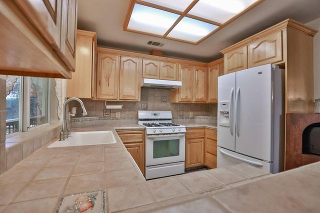 6128 Dutch Mine Rd, Diamond Springs, CA 95619