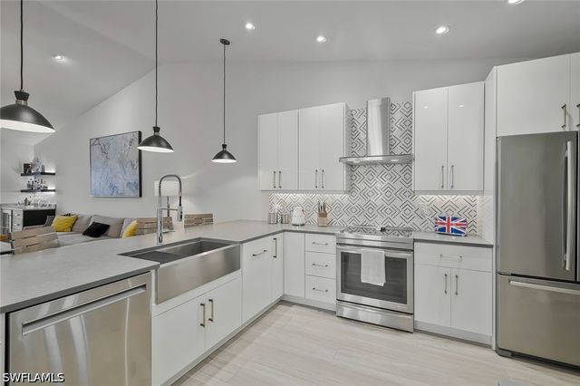 1540 Blue Point Ave 201, Naples, FL 34102