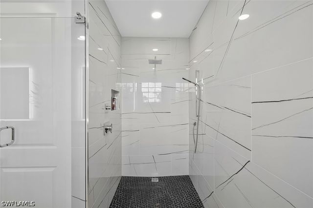 1540 Blue Point Ave 201, Naples, FL 34102