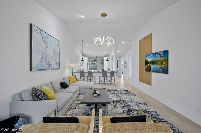 1540 Blue Point Ave 201, Naples, FL 34102