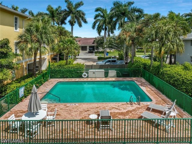 1540 Blue Point Ave 201, Naples, FL 34102