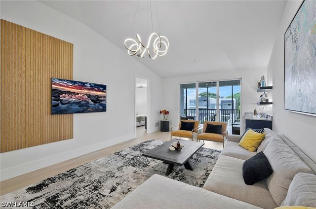 1540 Blue Point Ave 201, Naples, FL 34102