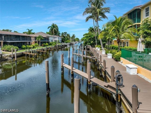 1540 Blue Point Ave 201, Naples, FL 34102