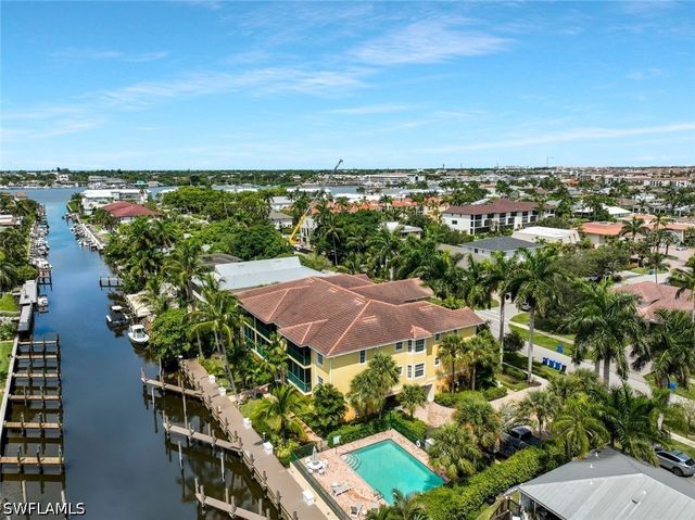 1540 Blue Point Ave 201, Naples, FL 34102