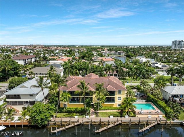 1540 Blue Point Ave 201, Naples, FL 34102