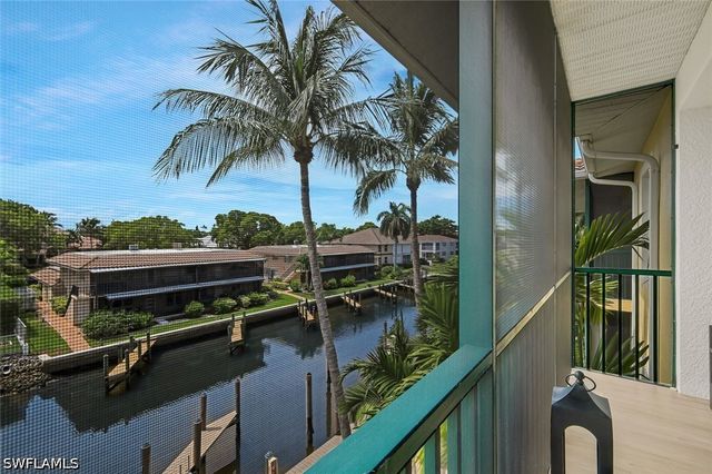 1540 Blue Point Ave 201, Naples, FL 34102