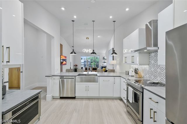 1540 Blue Point Ave 201, Naples, FL 34102