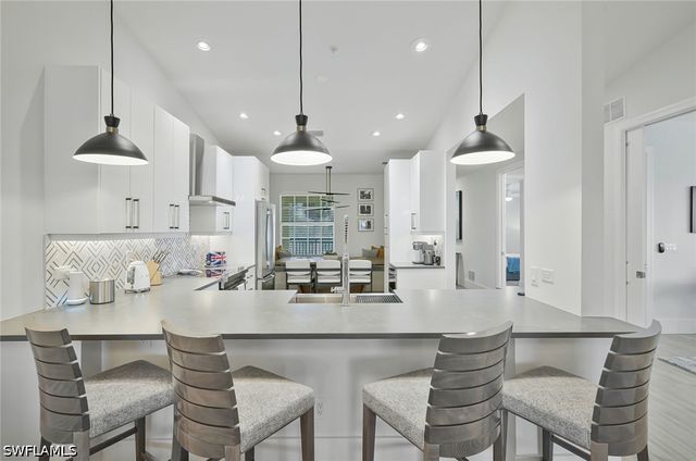 1540 Blue Point Ave 201, Naples, FL 34102