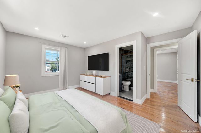 139-18 250 Street, Rosedale, NY 11422