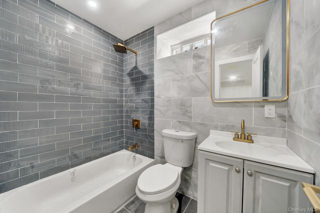 139-18 250 Street, Rosedale, NY 11422