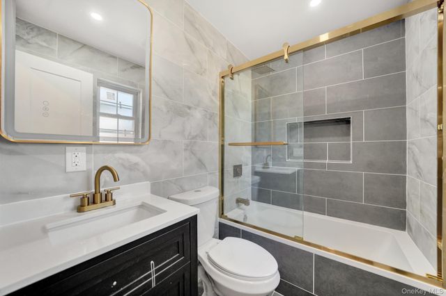 139-18 250 Street, Rosedale, NY 11422