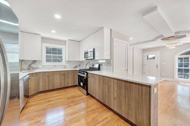 139-18 250 Street, Rosedale, NY 11422