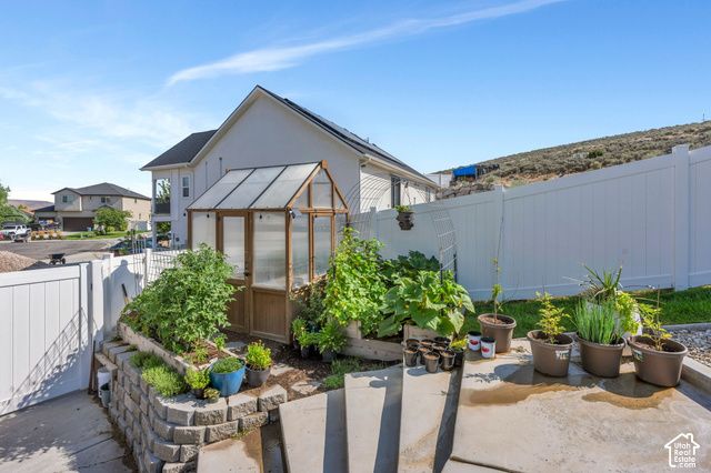 2104 E WEEPING CHERRY LN, Eagle Mountain, UT 84005