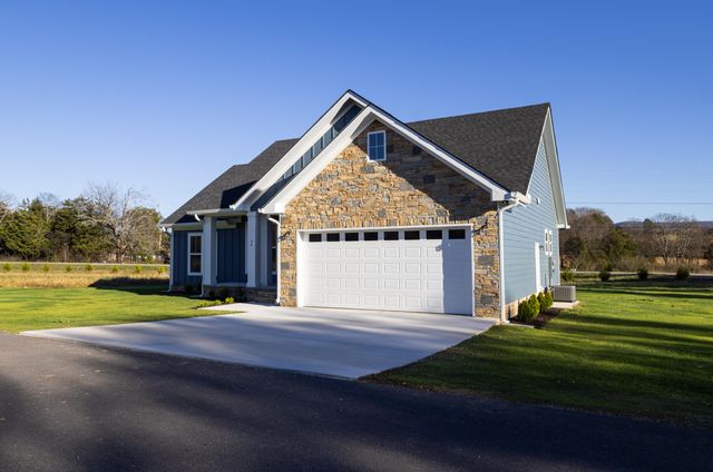 64 Tailwinds Court, Pikeville, TN 37367