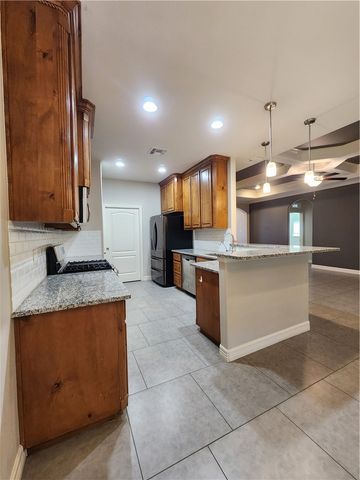 2221 Crystal Bay Dr, Corpus Christi, TX 78414