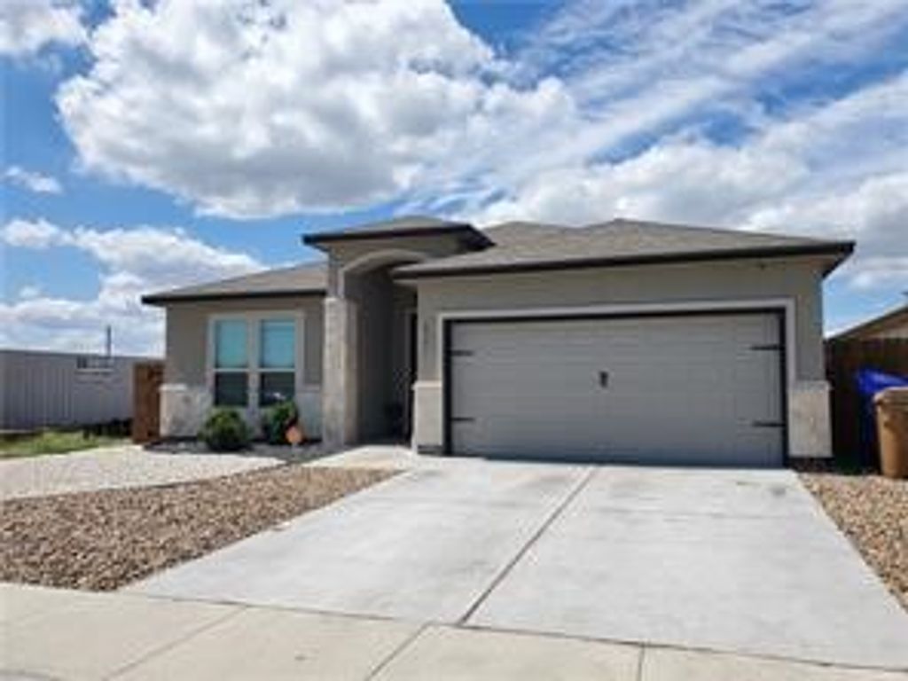 2221 Crystal Bay Dr, Corpus Christi, TX 78414