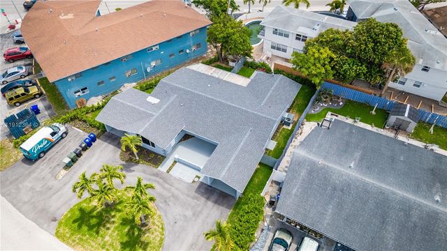 1750 NE 52nd St, Fort Lauderdale, FL 33334