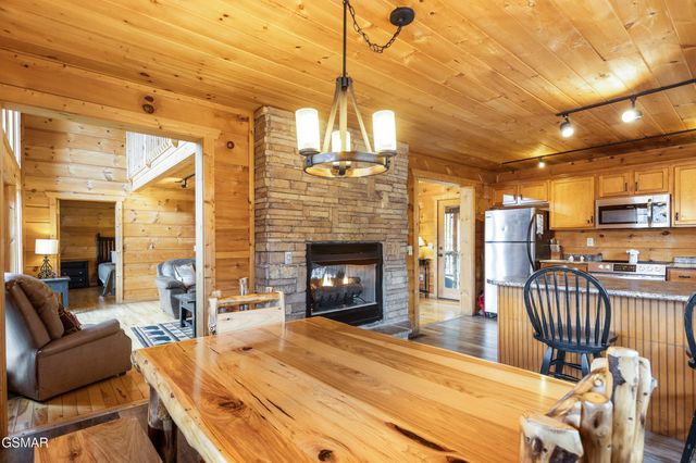 1346 N Baden Drive, Gatlinburg, TN 37738