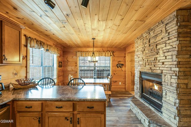 1346 N Baden Drive, Gatlinburg, TN 37738