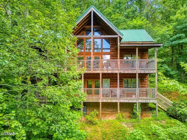 1346 N Baden Drive, Gatlinburg, TN 37738