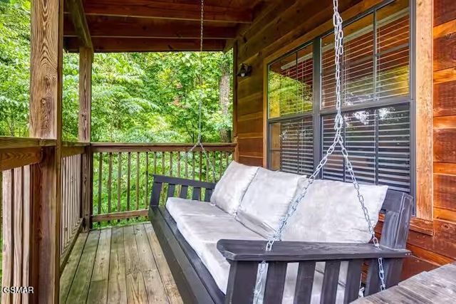 1346 N Baden Drive, Gatlinburg, TN 37738