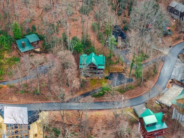 1346 N Baden Drive, Gatlinburg, TN 37738