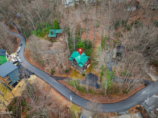1346 N Baden Drive, Gatlinburg, TN 37738