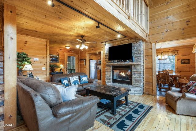 1346 N Baden Drive, Gatlinburg, TN 37738